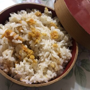 瓶詰め塩雲丹の炊き込みご飯